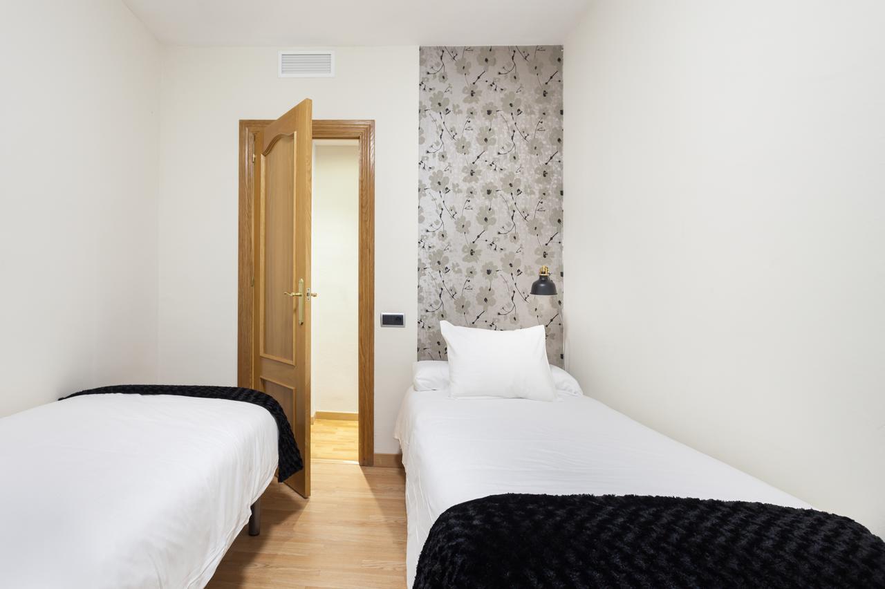 Art House Fira Apartments Barcelona Exterior photo